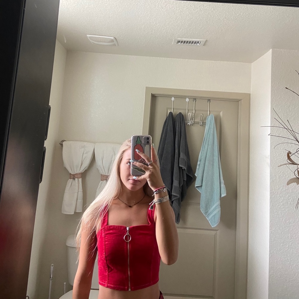 urban outfitters crop top